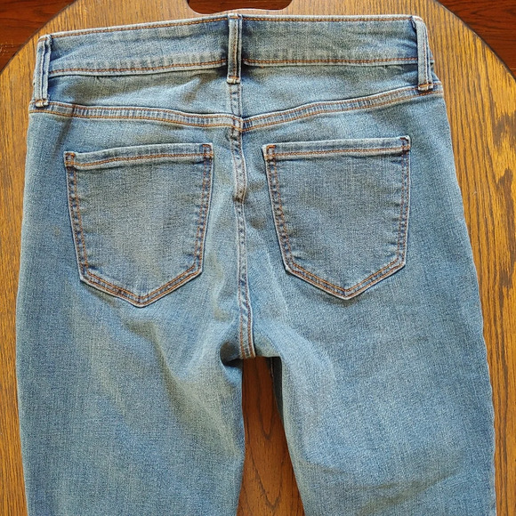 Old Navy Rockstar Mr.Rock Suzie Distressed Mid Rise Skinny Jeans Size Women's 4 - Picture 5 of 11